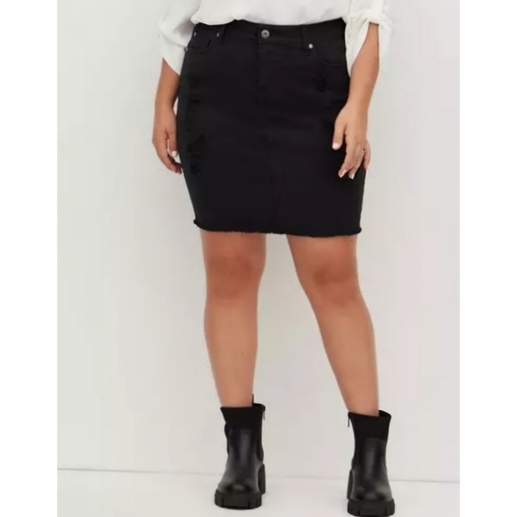 NWT Torrid Feel the Fit High Waist Distressed Denim Mini Skirt - Plus Size 14 - Picture 1 of 7